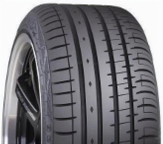 Accelera Phi-R 215/50R18