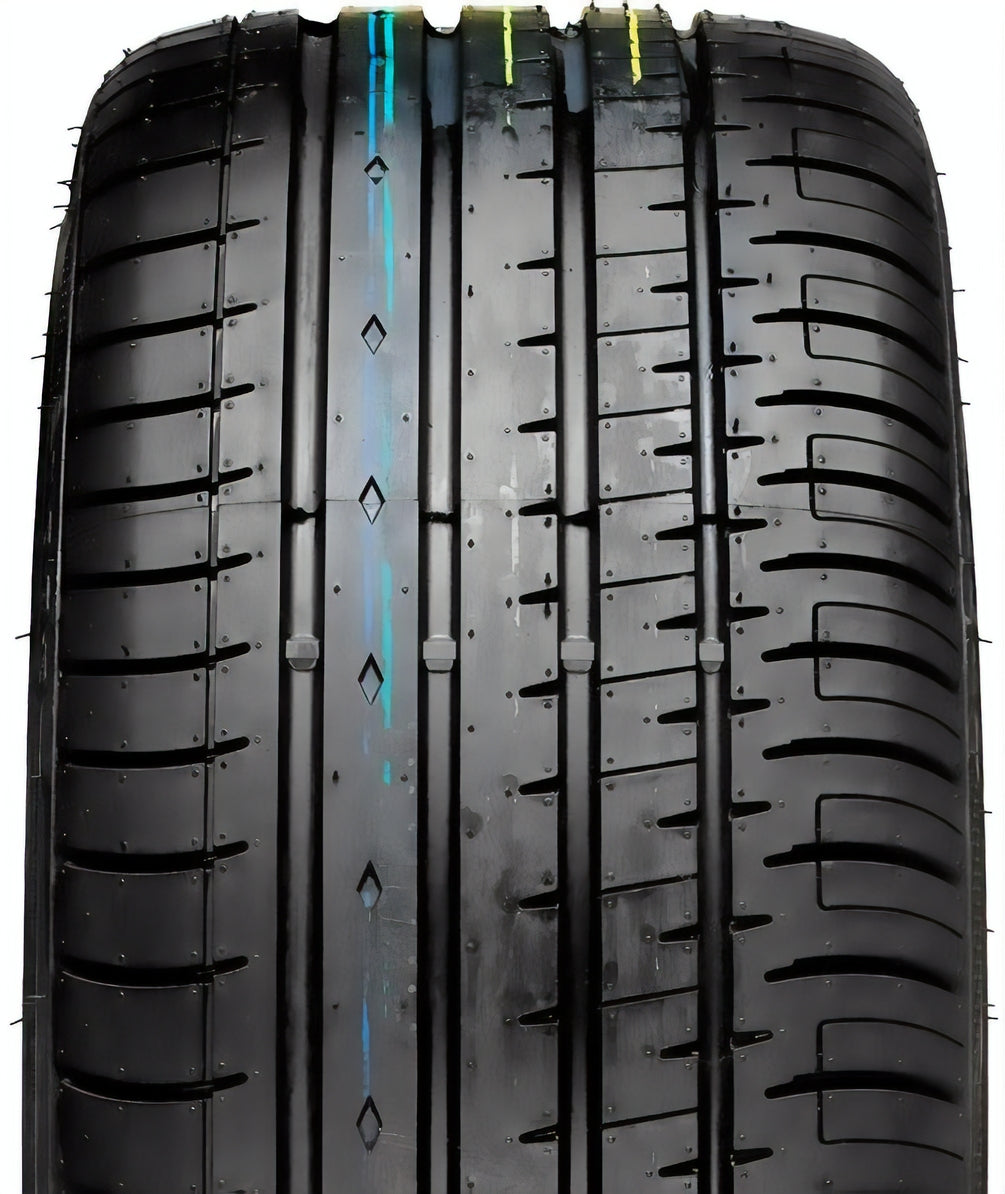 Accelera Phi-R 215/50R18
