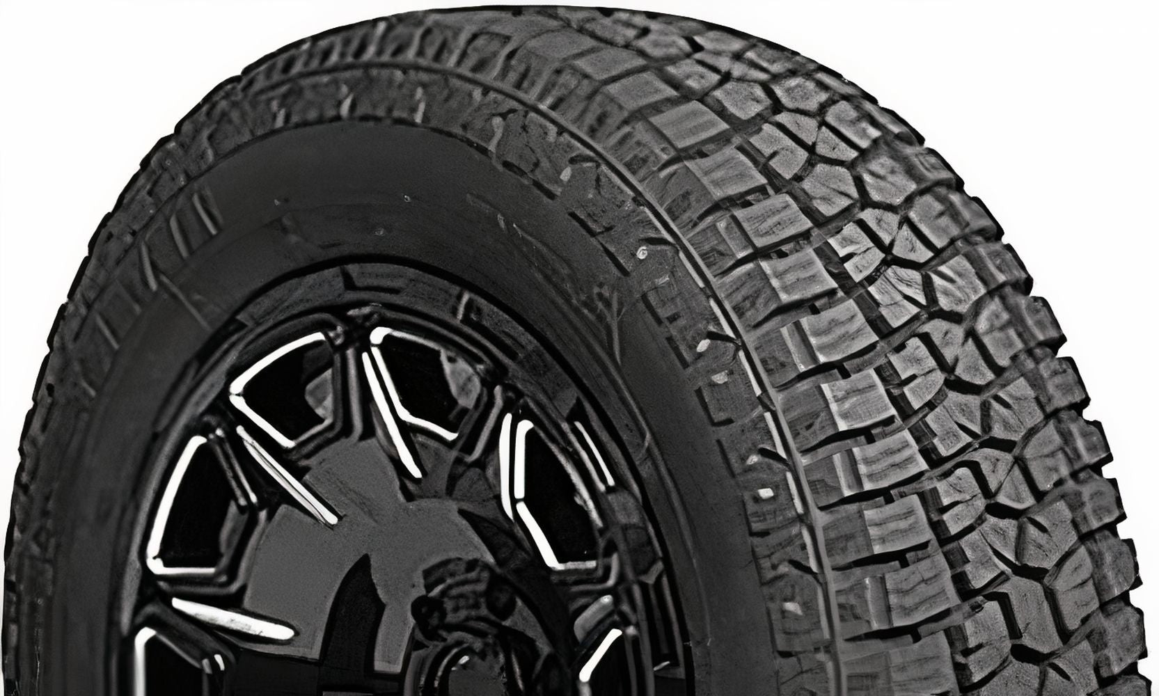 Advanta ATX 850 265/70R16