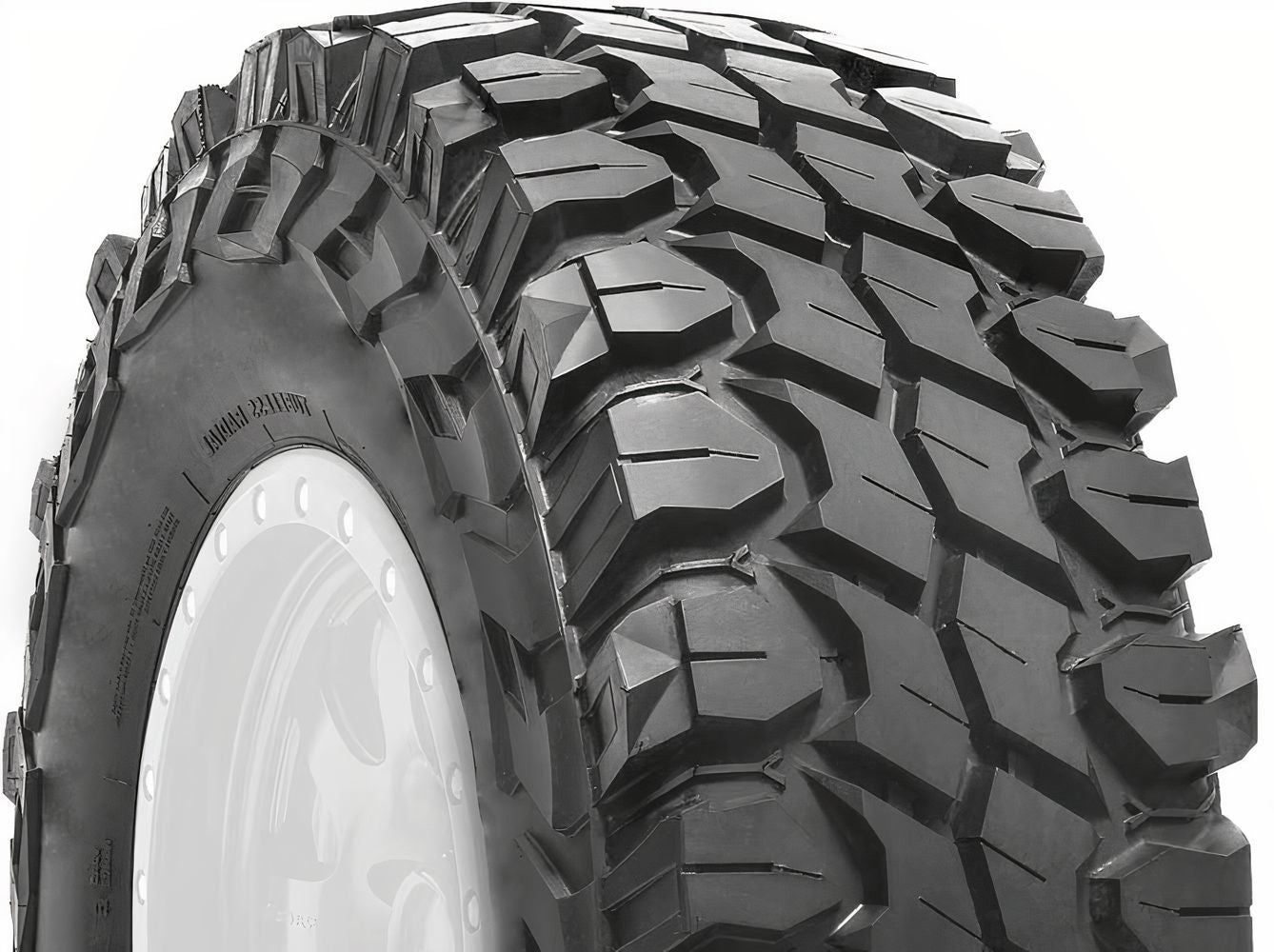 Advanta X Comp MT 245/70R19.5