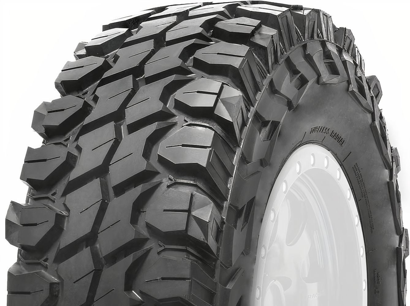 Advanta X Comp MT 245/70R19.5