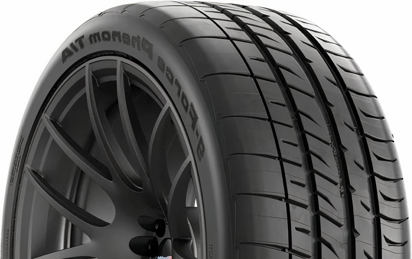 BFGoodrich g-Force Phenom TA 235/45R18