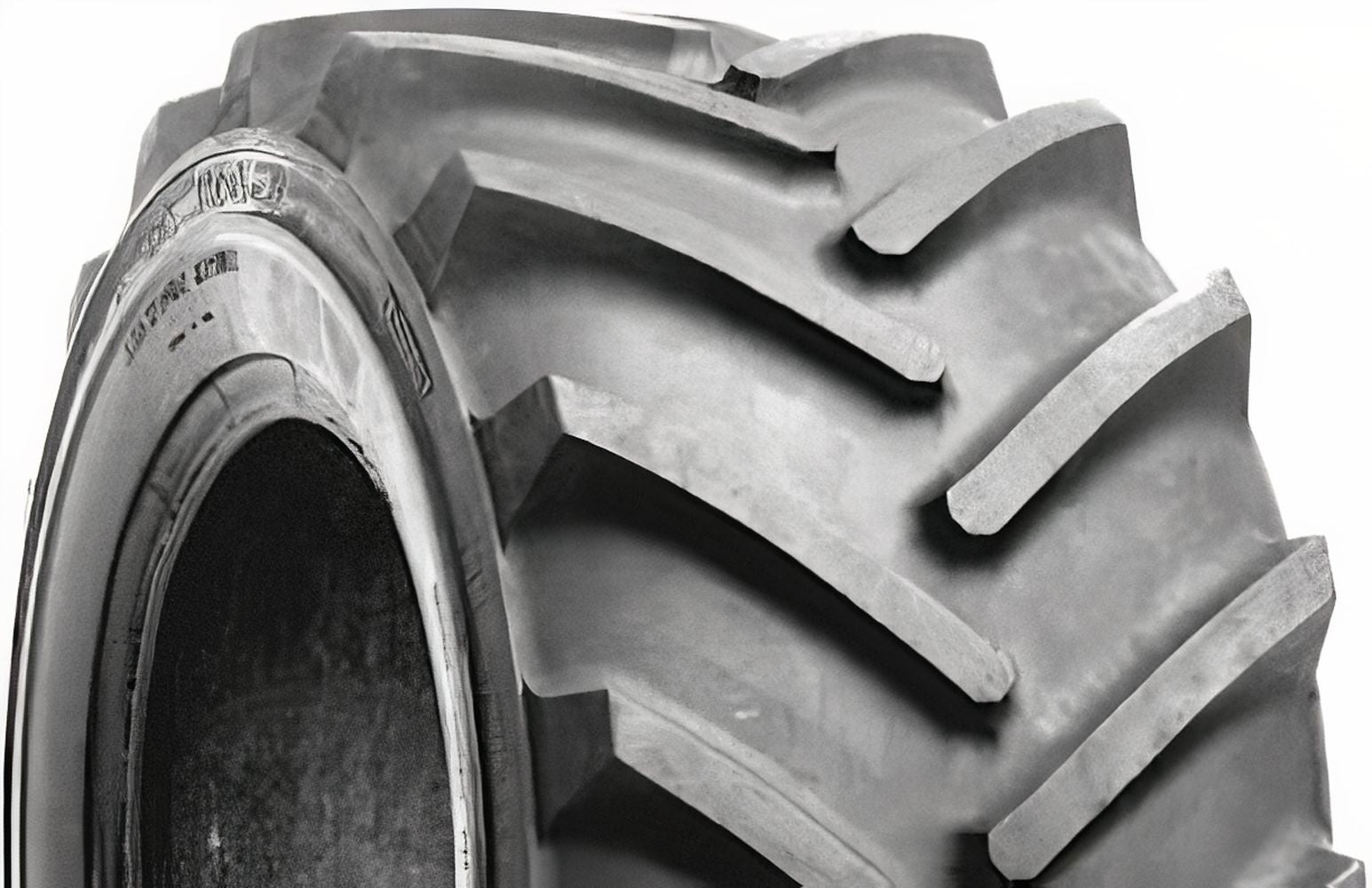 Galaxy Super Trencher I-3 31X15.5-15