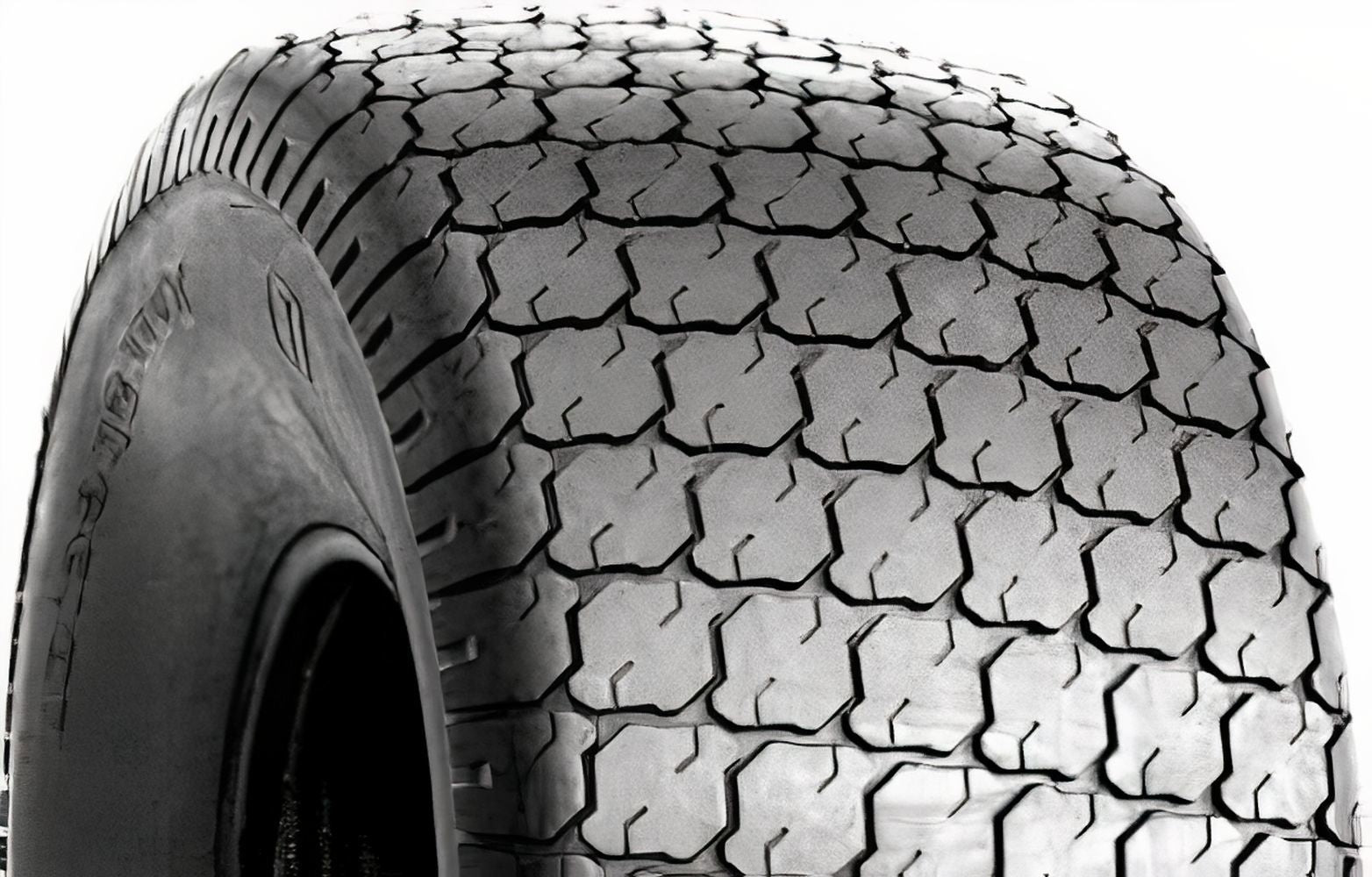 Galaxy Turf Special R-3 33X16-16.1