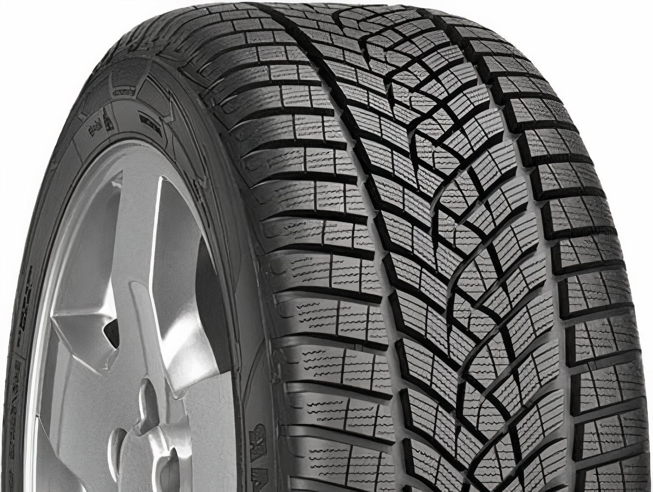 Goodyear Ultra Grip Performance Plus 225/50R18