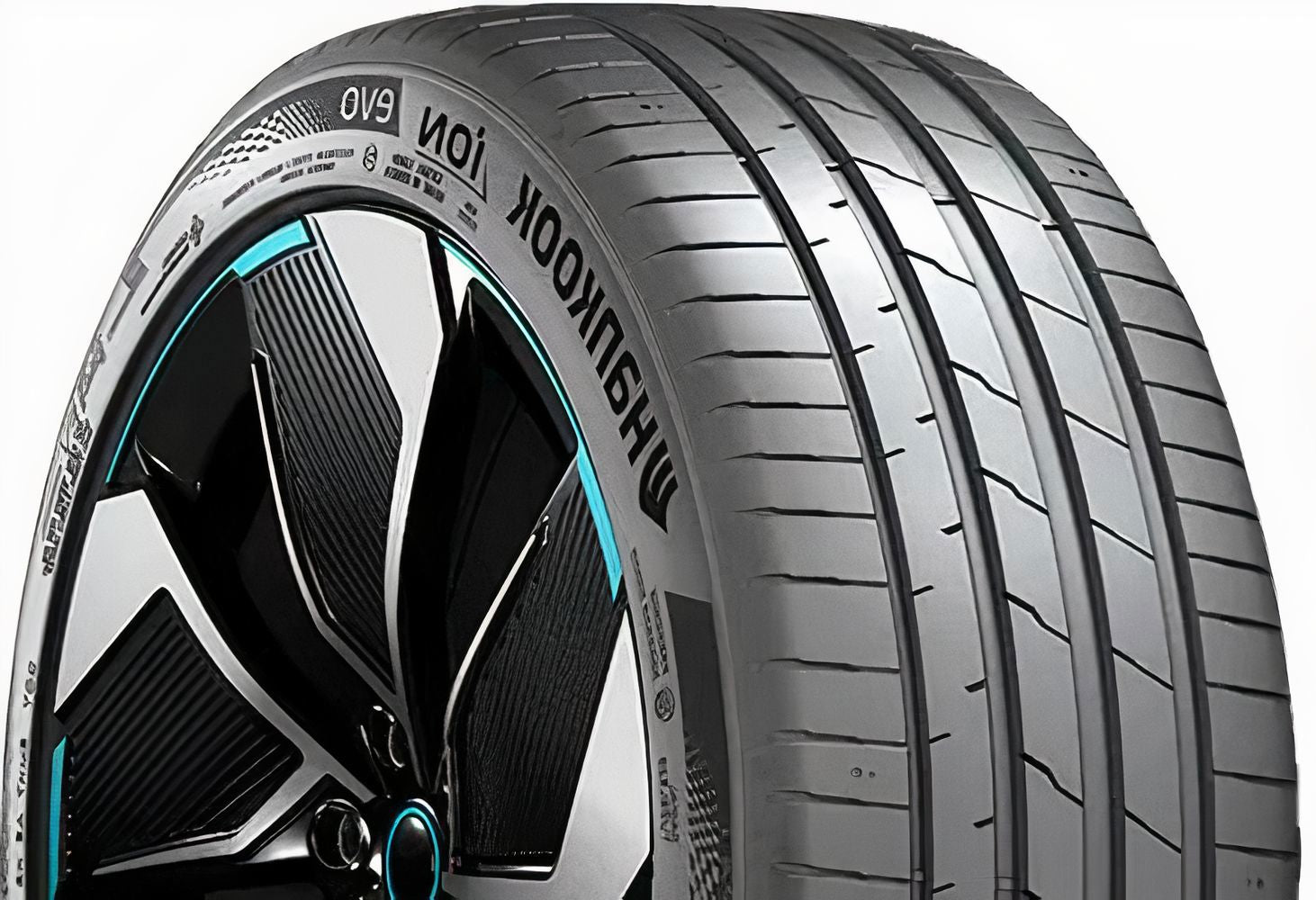 Hankook Ion Evo AS IH01 235/35R20