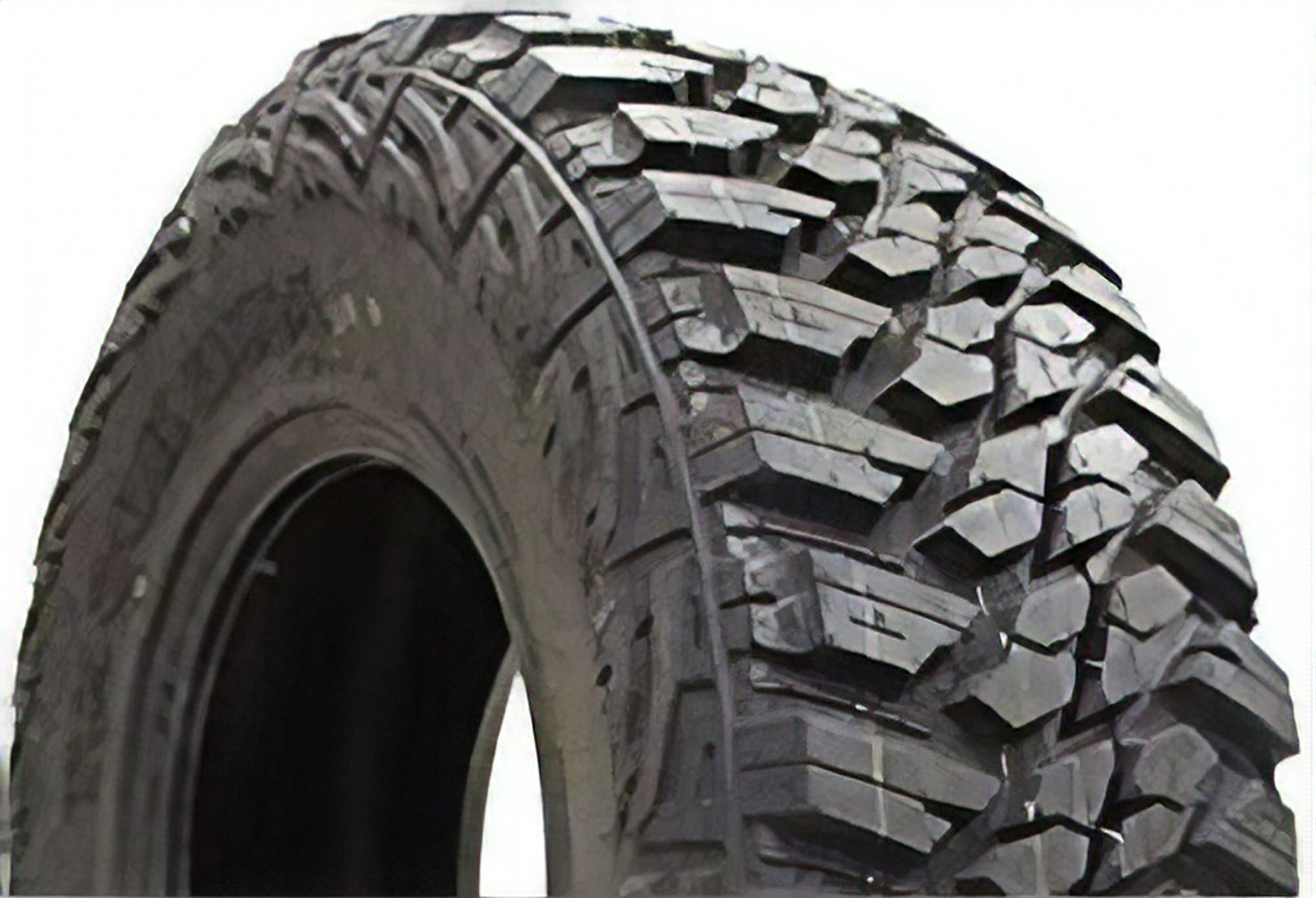 Kanati Mud Hog MT 305/70R18
