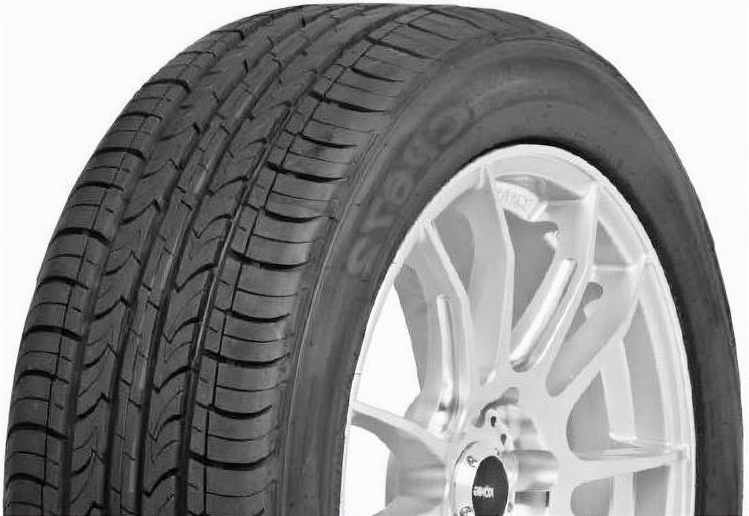 Nexen CP672 215/65R16