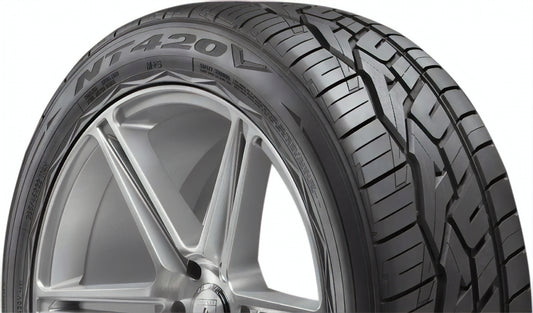 Nitto NT420V 275/45R22