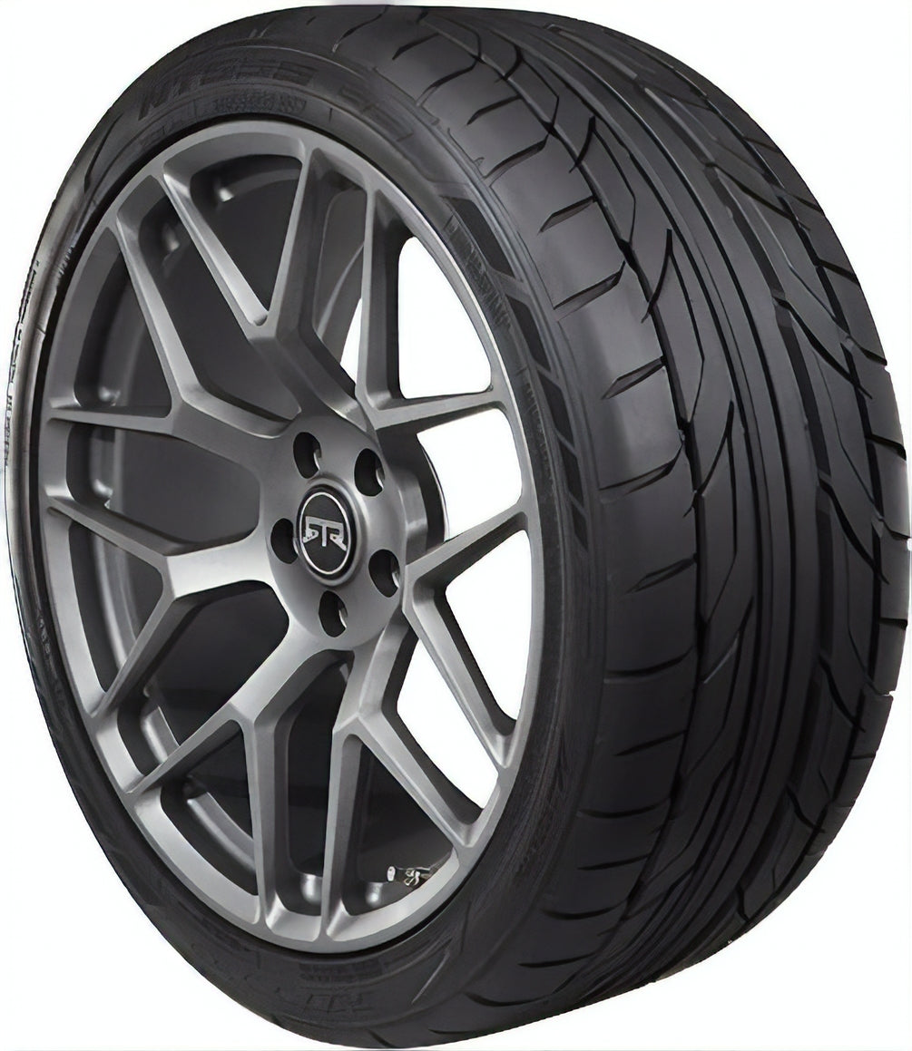 Nitto NT555 G2 295/35R19