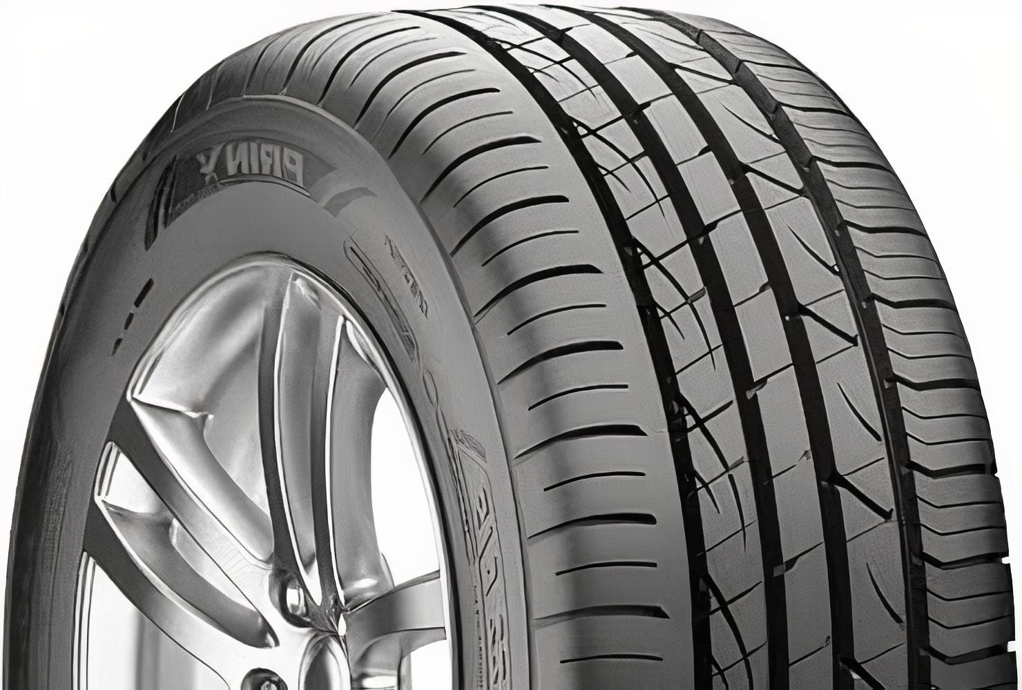 Prinx HiRACE HZ2 225/40R18