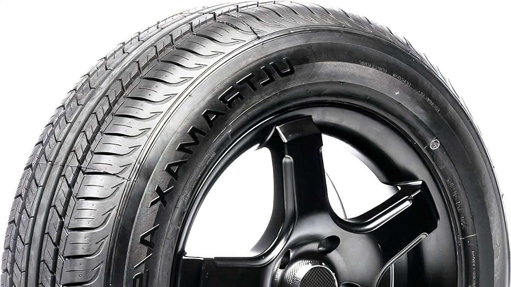 Summit Ultramax AS 235/55R19