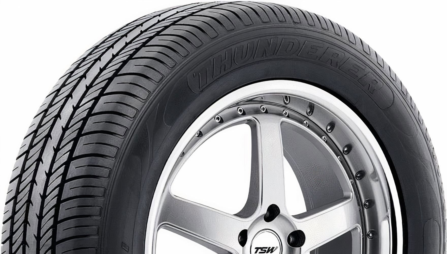 Thunderer Mach I Plus 215/50R17