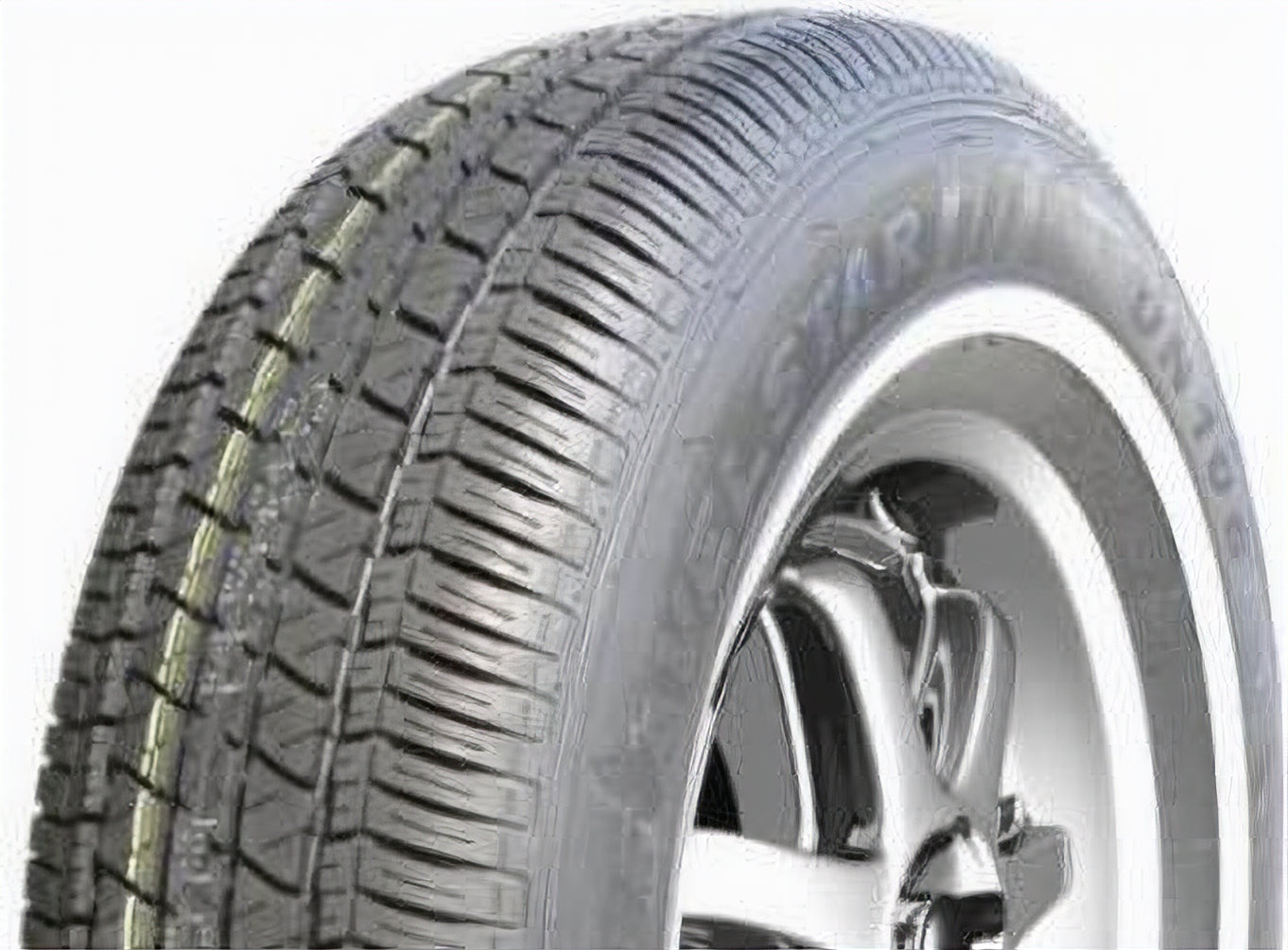 Travelstar UN106 215/75R15