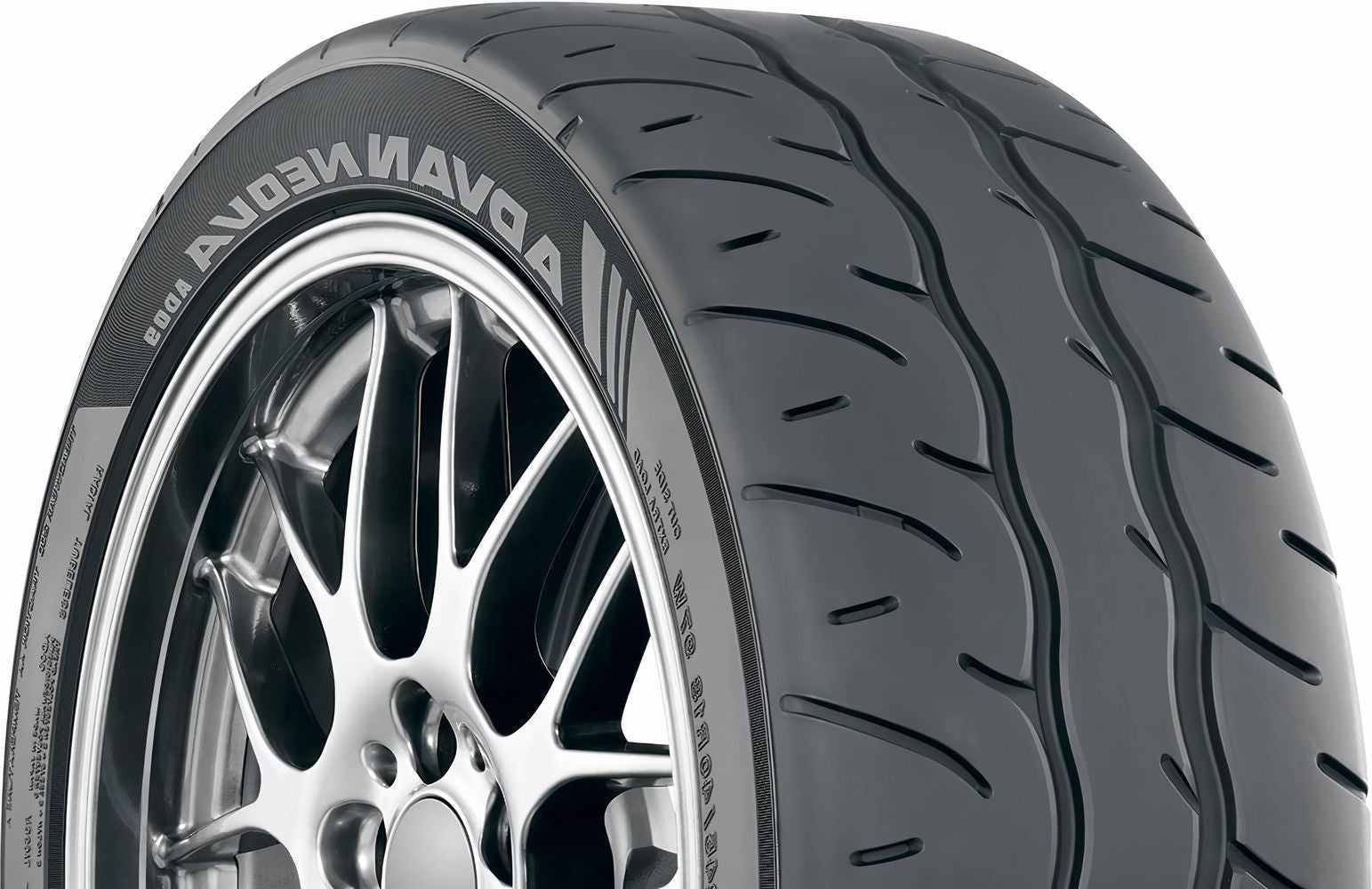 Yokohama Advan Neova AD09 275/40R19
